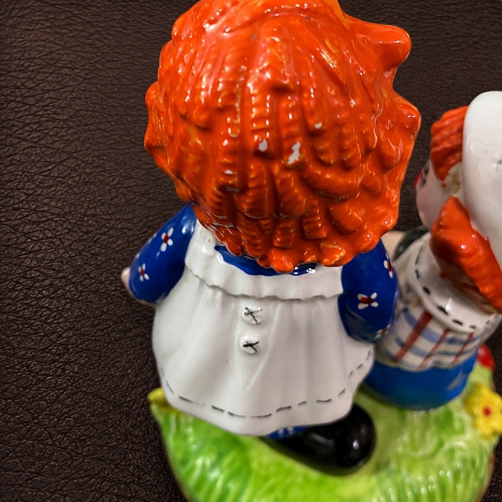 Vintage 1974 Schmid Raggedy Ann and Andy Revolving Music Box Ceramic Figurine - Picture 10 of 11